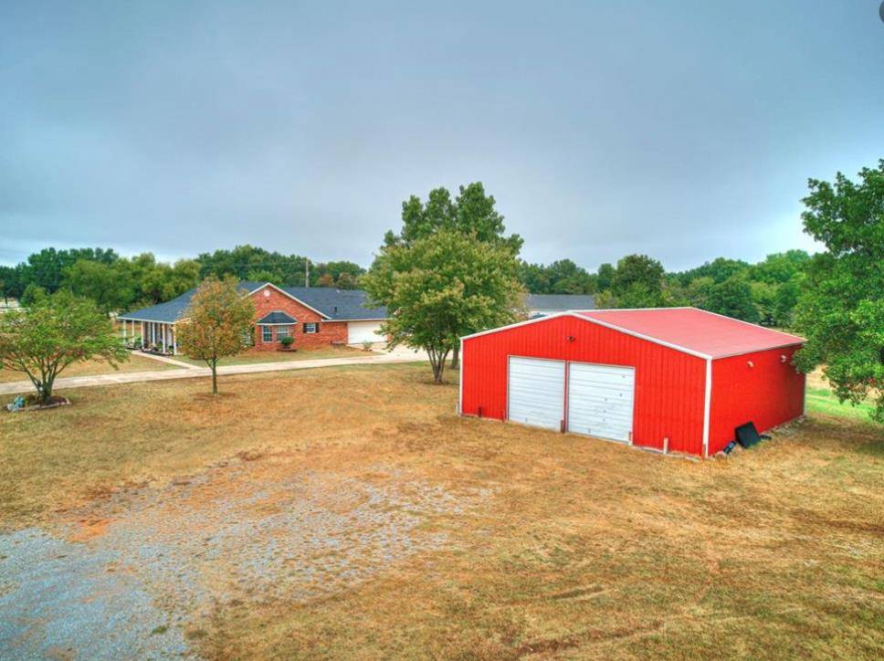 23 Lake LN, Shawnee, OK 74804