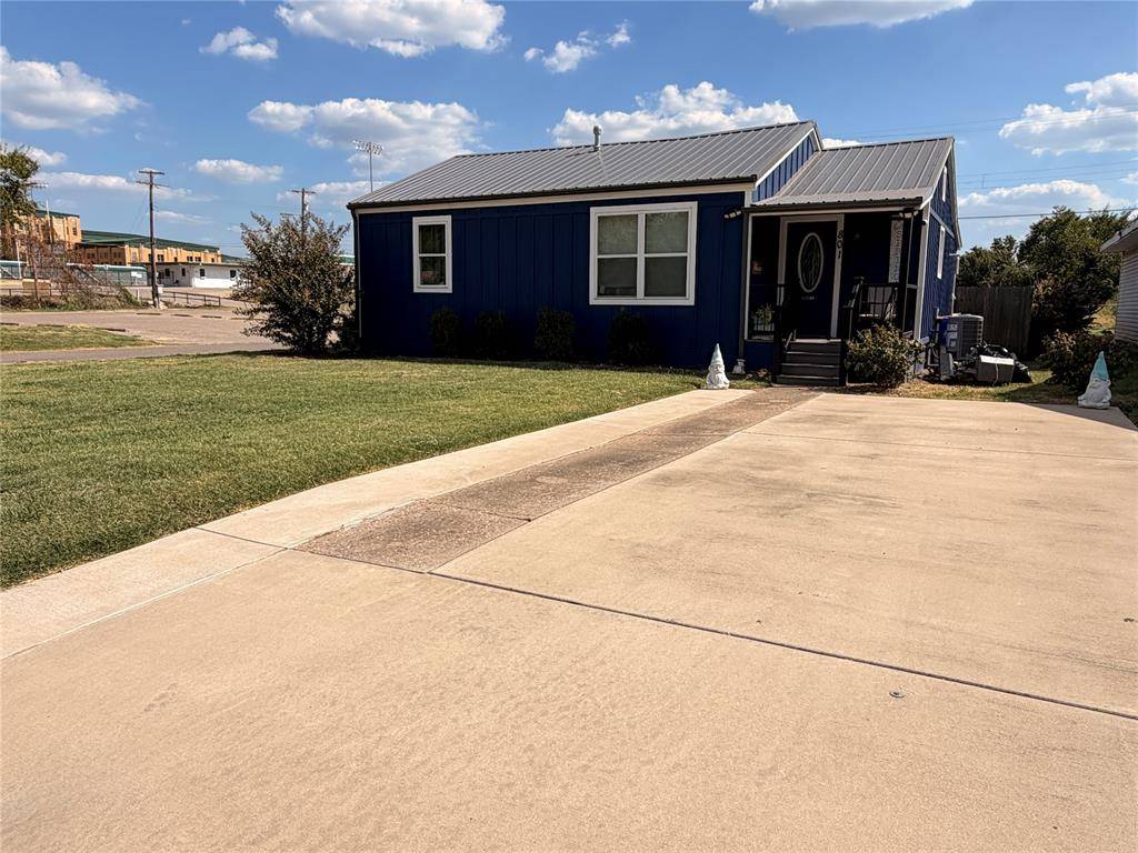 801 W College AVE, Seminole, OK 74868