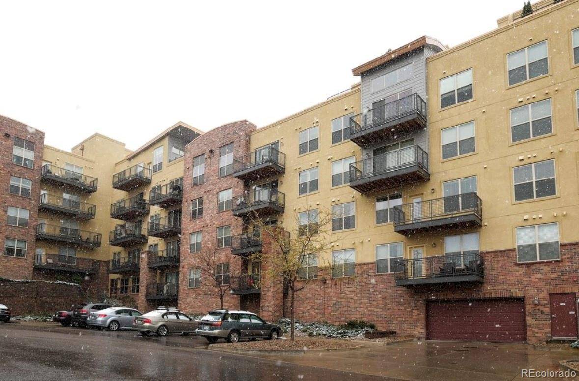 9079 E Panorama CIR #204, Englewood, CO 80112