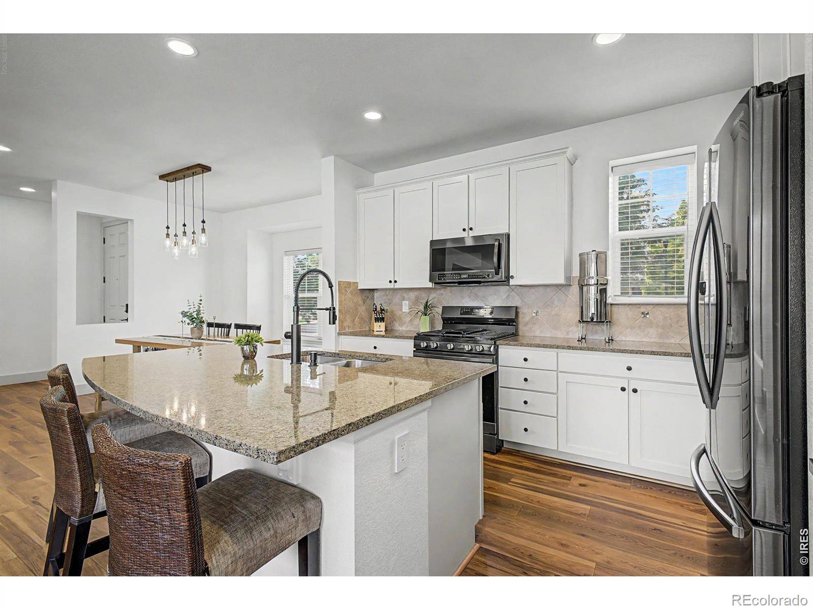 1424 Bluemoon DR, Longmont, CO 80504