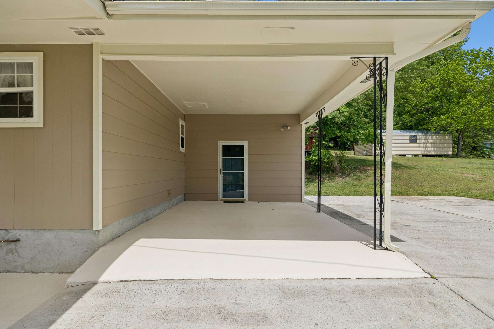 1484 Blythe Ferry Road, Dayton, TN 37321