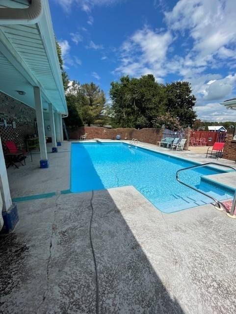 111 Grandview Dr, Lawrenceburg, TN 38464