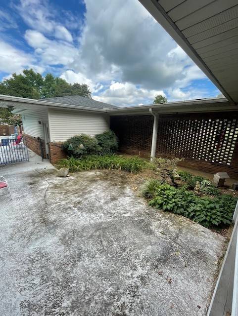111 Grandview Dr, Lawrenceburg, TN 38464