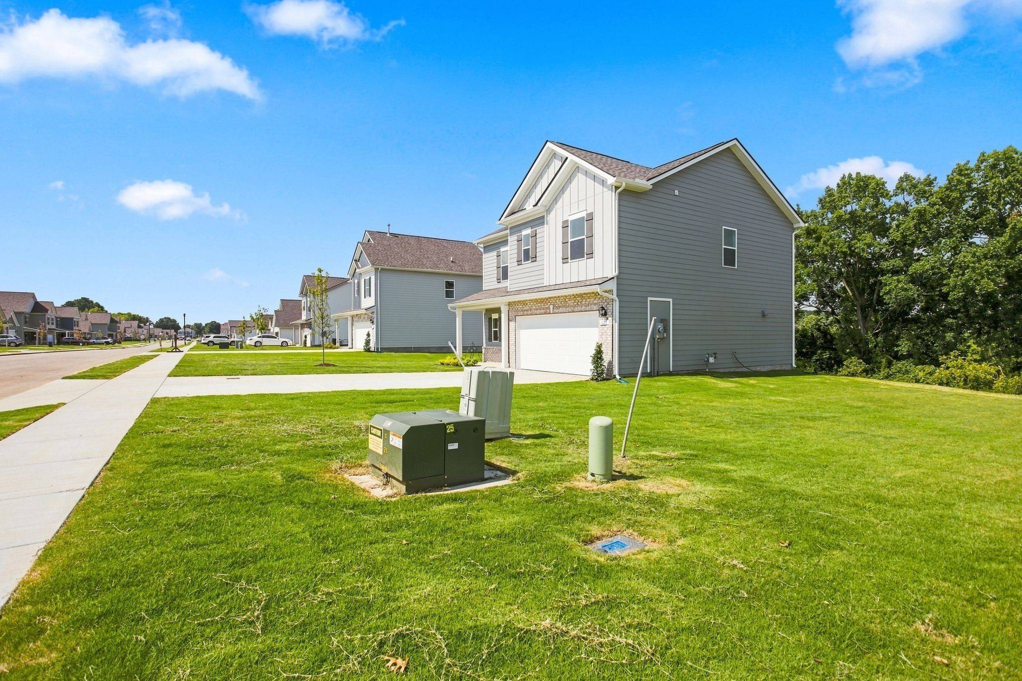 621 Nightengale Ridge Dr, Columbia, TN 38401