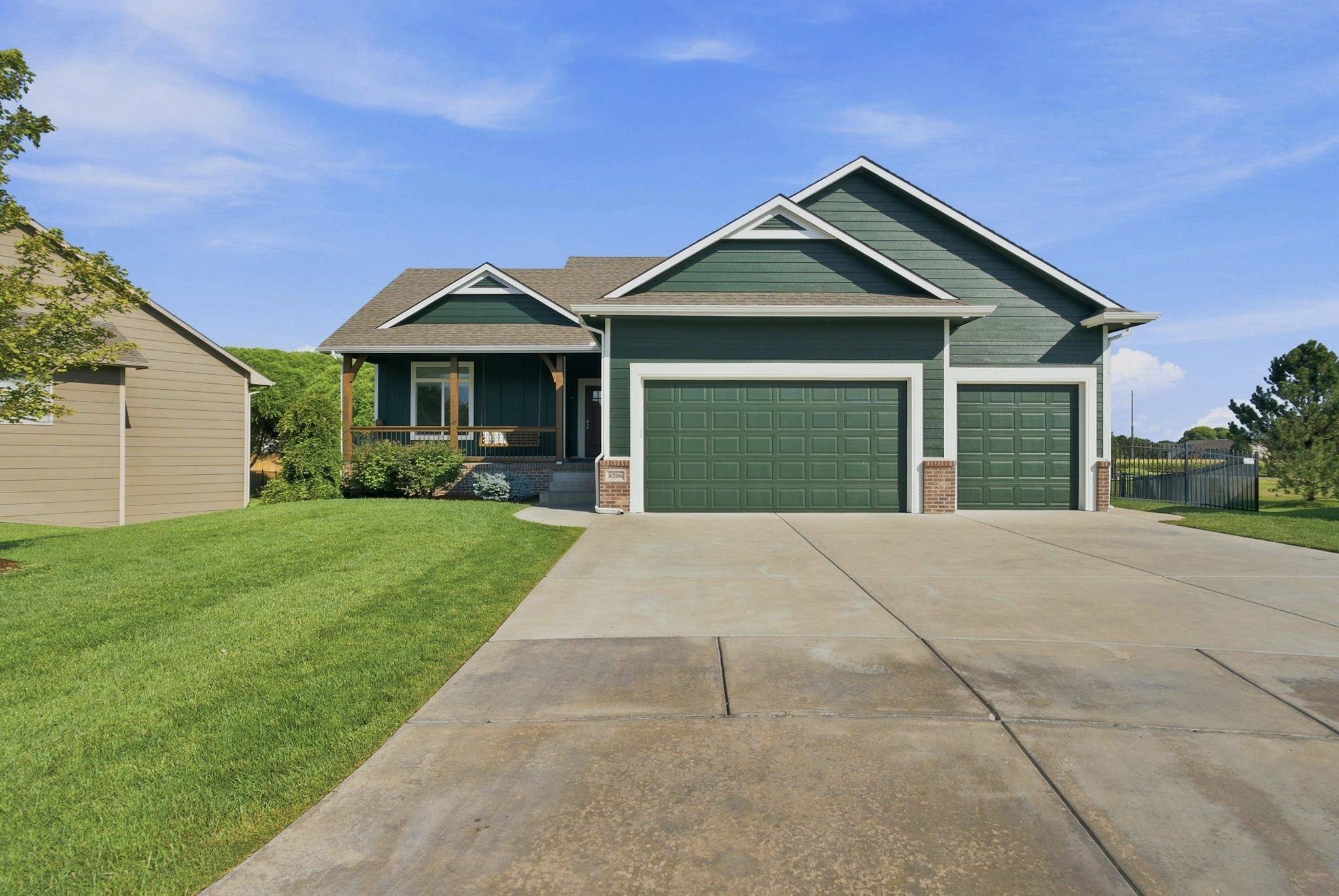 8206 W Kackley Cir, Wichita, KS 67205