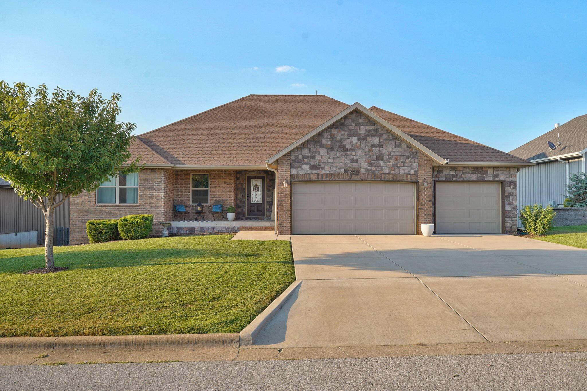 2741 W Fishhook AVE, Ozark, MO 65721