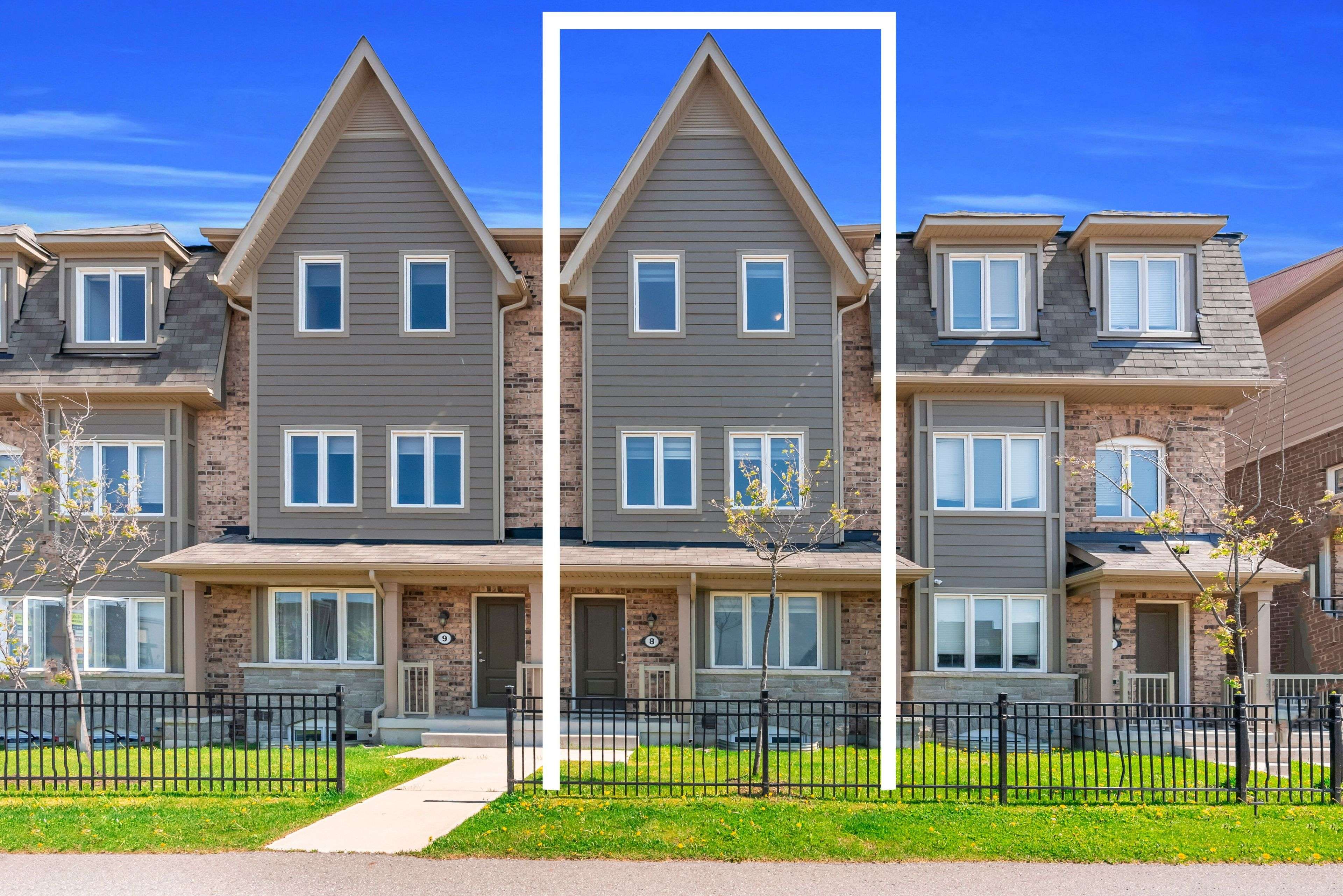 50 Edinburgh DR #8, Brampton, ON L6Y 1N9