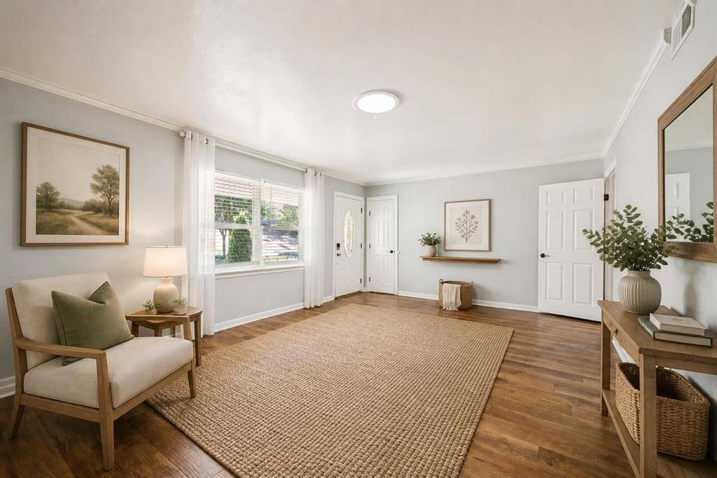 1504 Briarwood Boulevard, Arlington, TX 76013