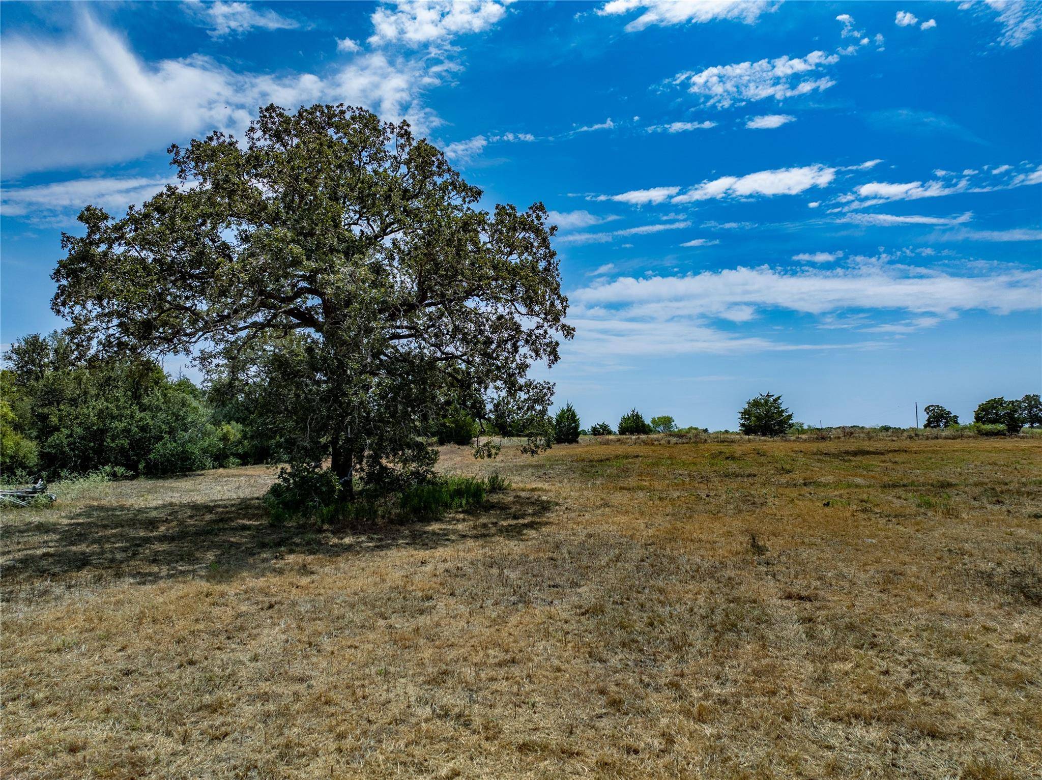 1046 Tx-71, West Point, TX 78963
