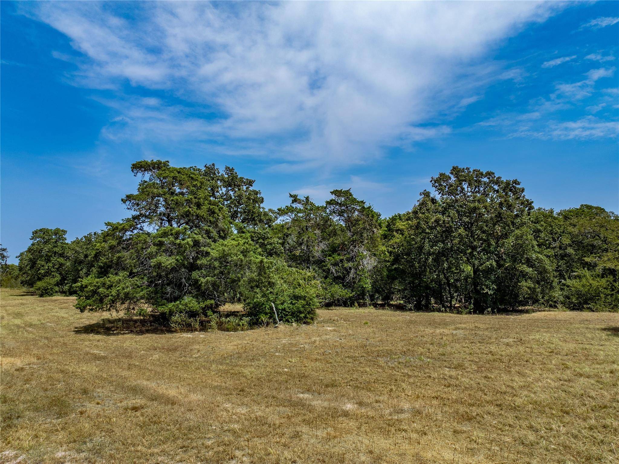 1046 Tx-71, West Point, TX 78963