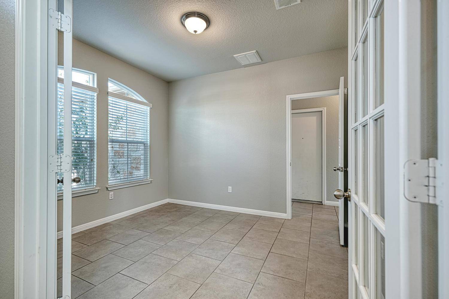 100 Northern Flicker ST, Kyle, TX 78640