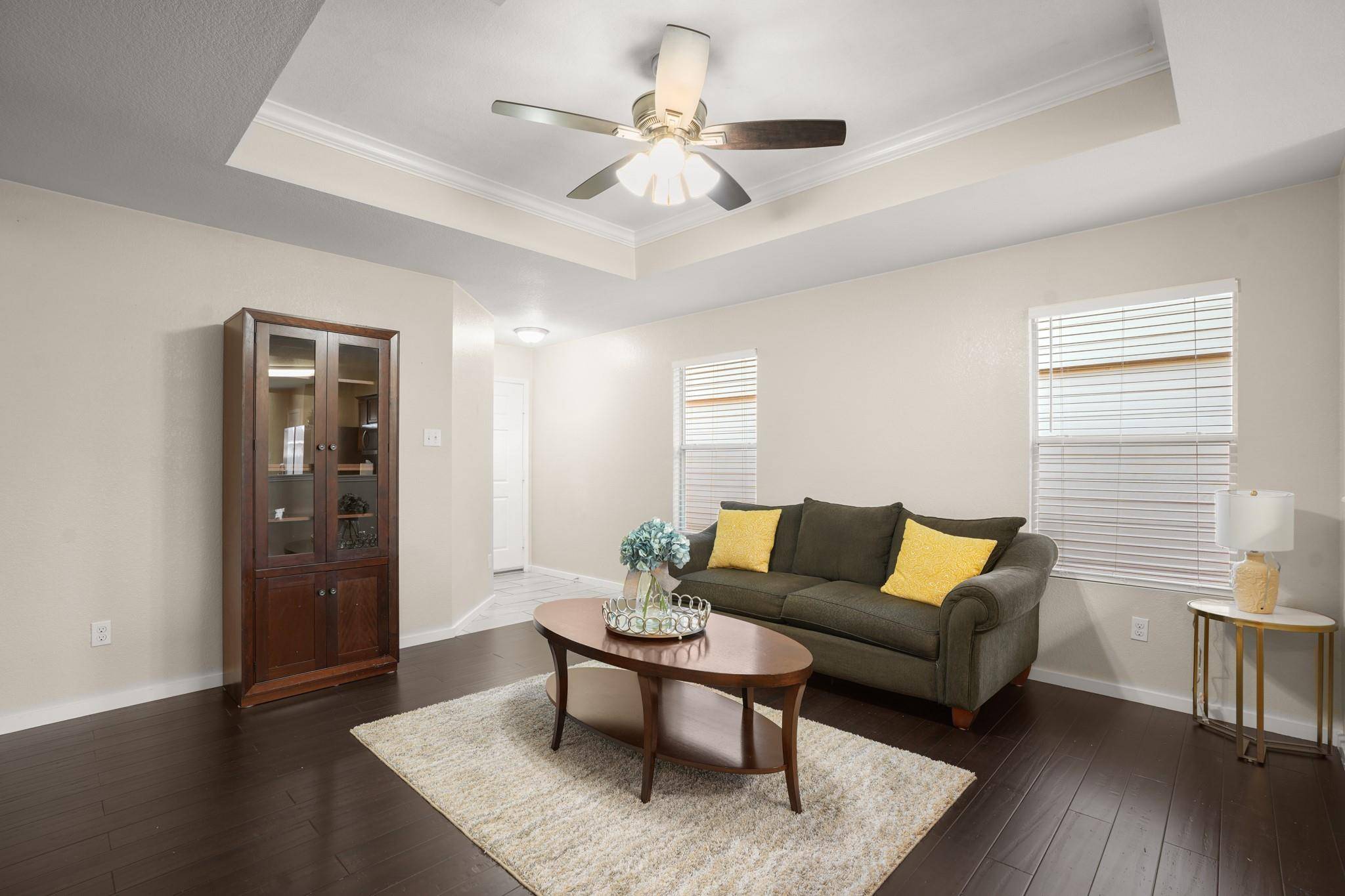 137 Hillhouse LN, Manchaca, TX 78652