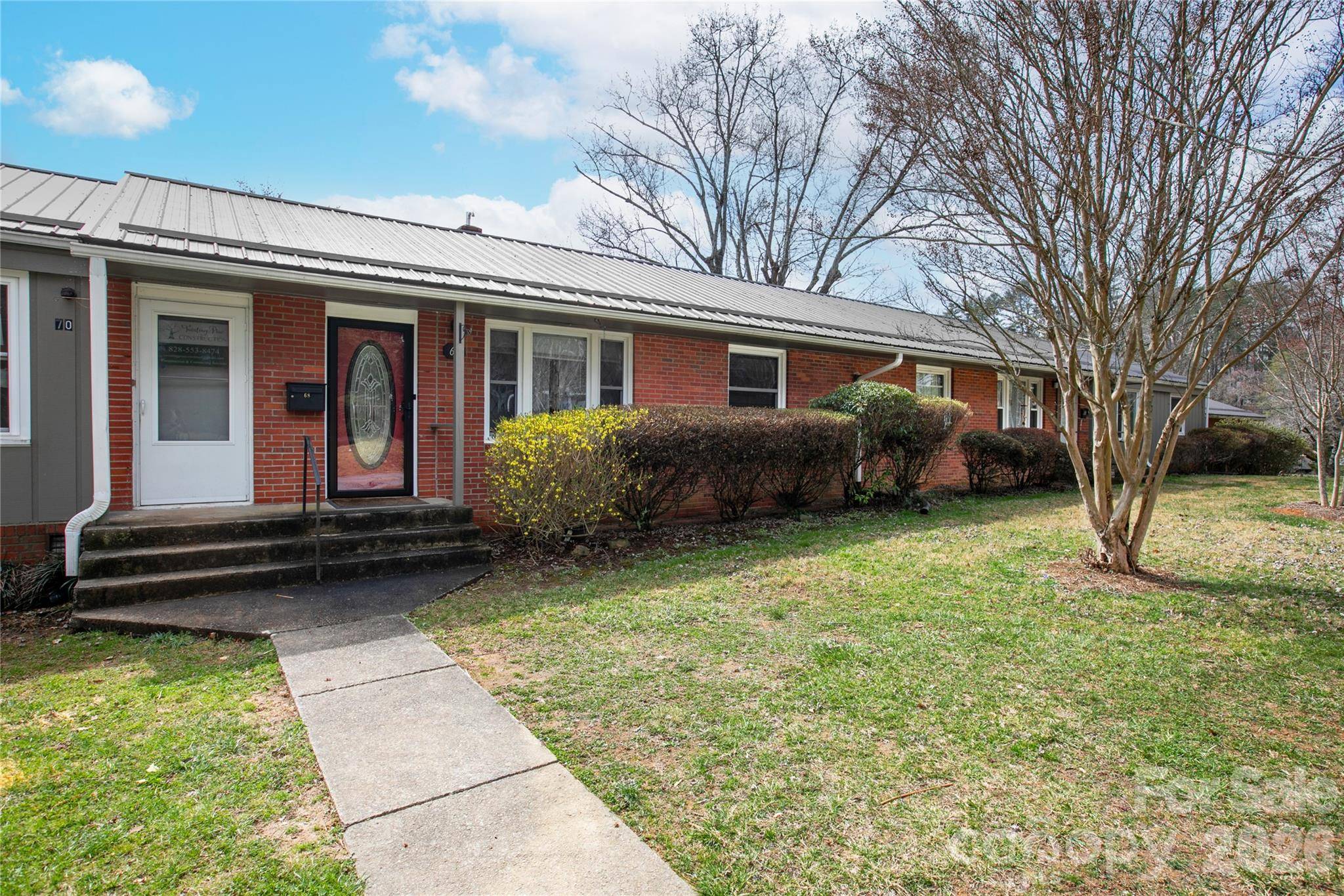 68 Elm Bend RD, Brevard, NC 28712