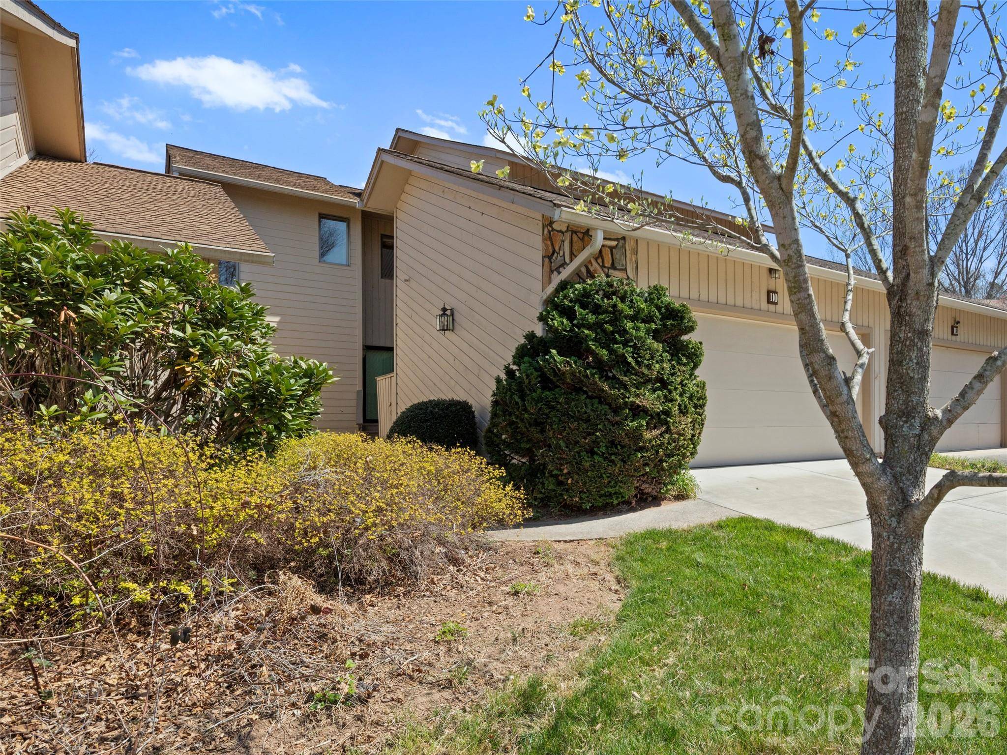 110 Clubwood CT, Asheville, NC 28803