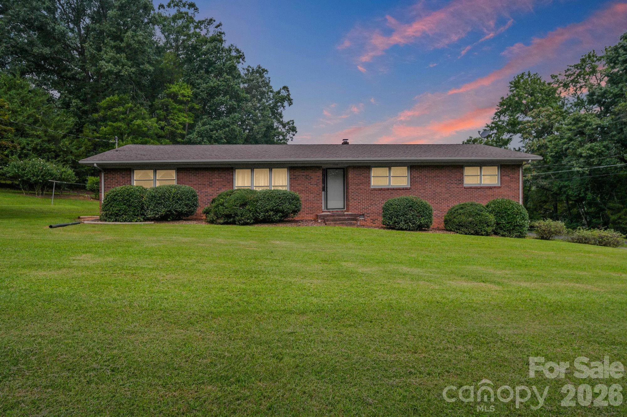 1008 Longview DR, New London, NC 28127