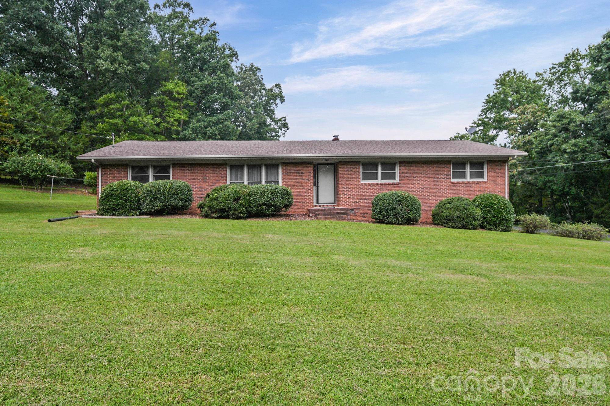 1008 Longview DR, New London, NC 28127