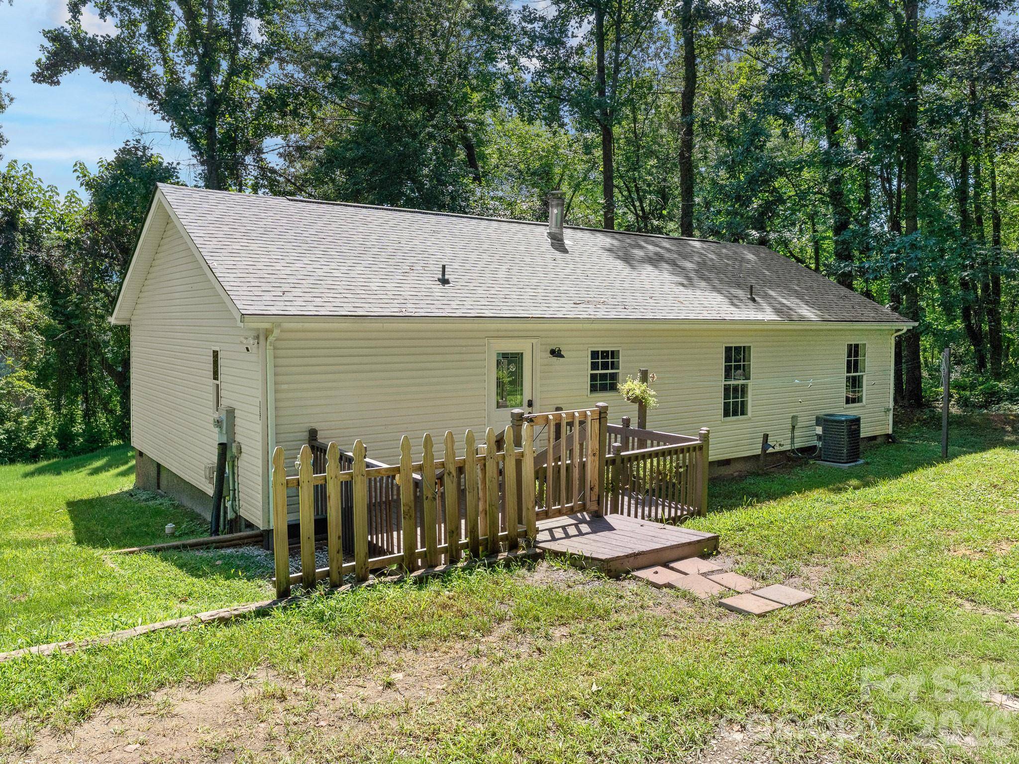 195 Shiloh RD, Asheville, NC 28803