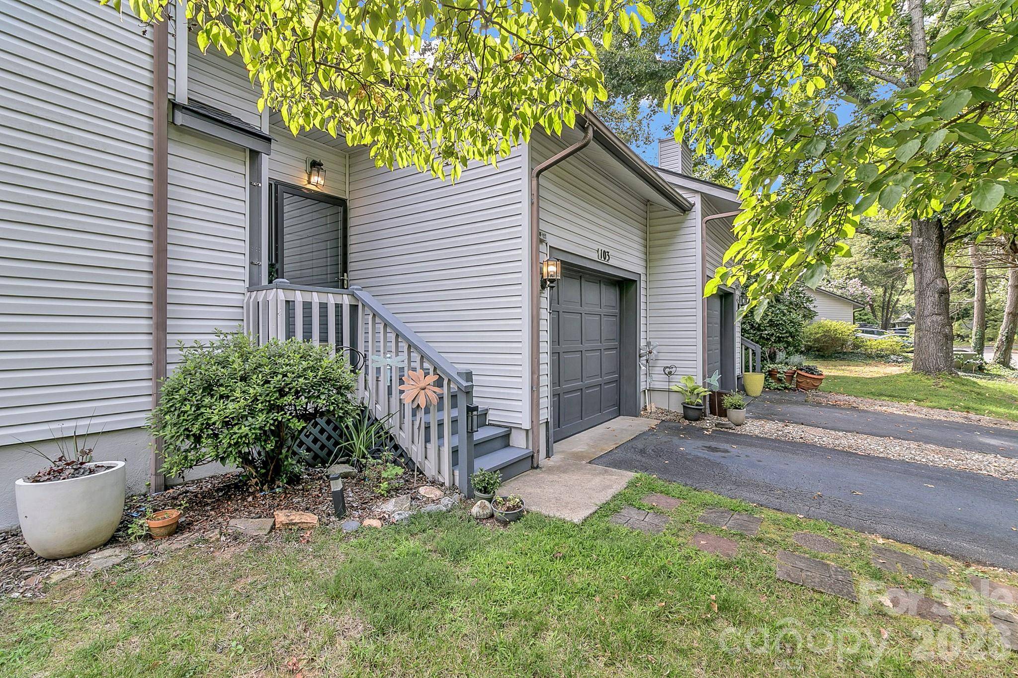 103 Cimarron DR, Asheville, NC 28803