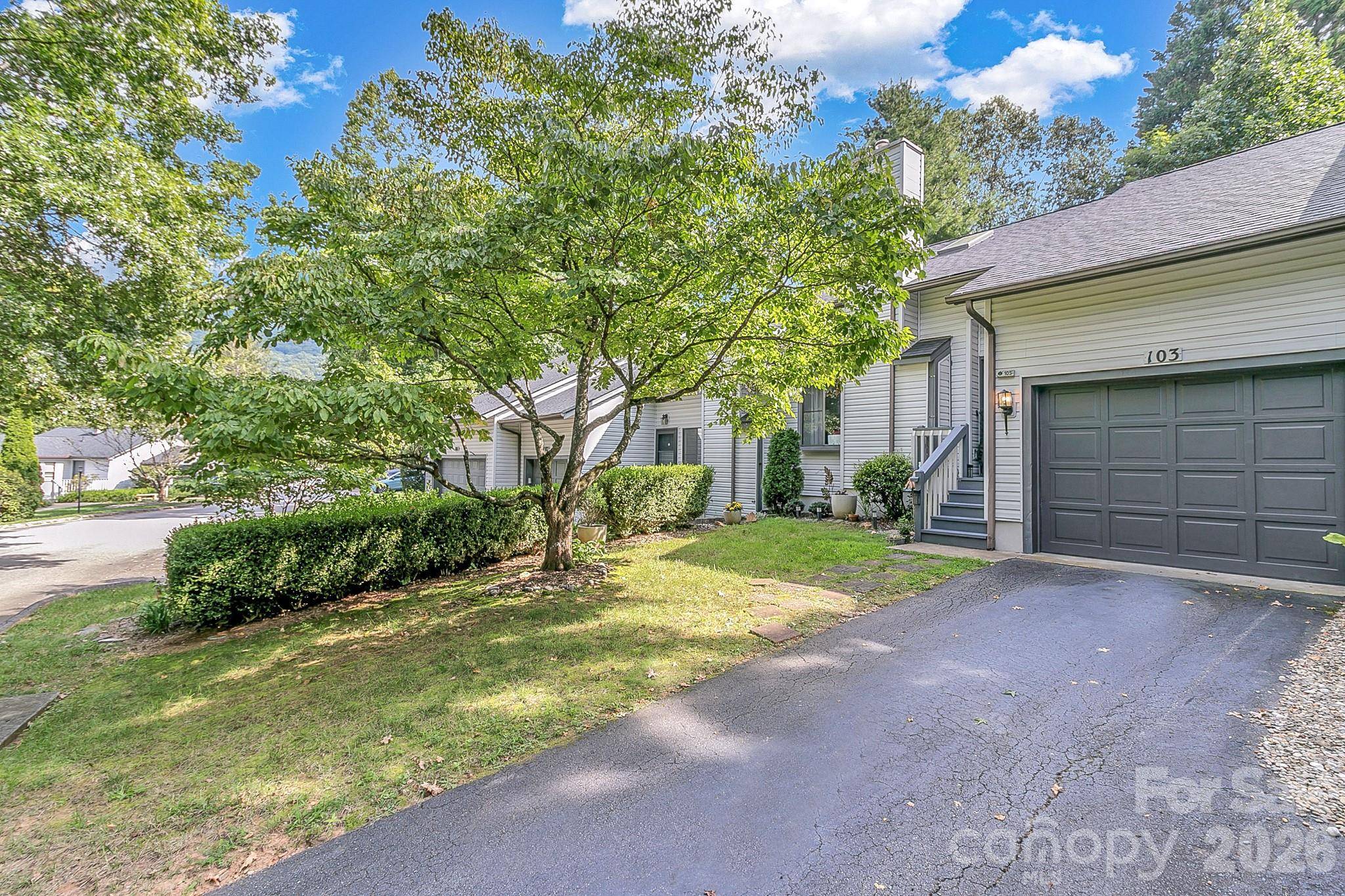 103 Cimarron DR, Asheville, NC 28803