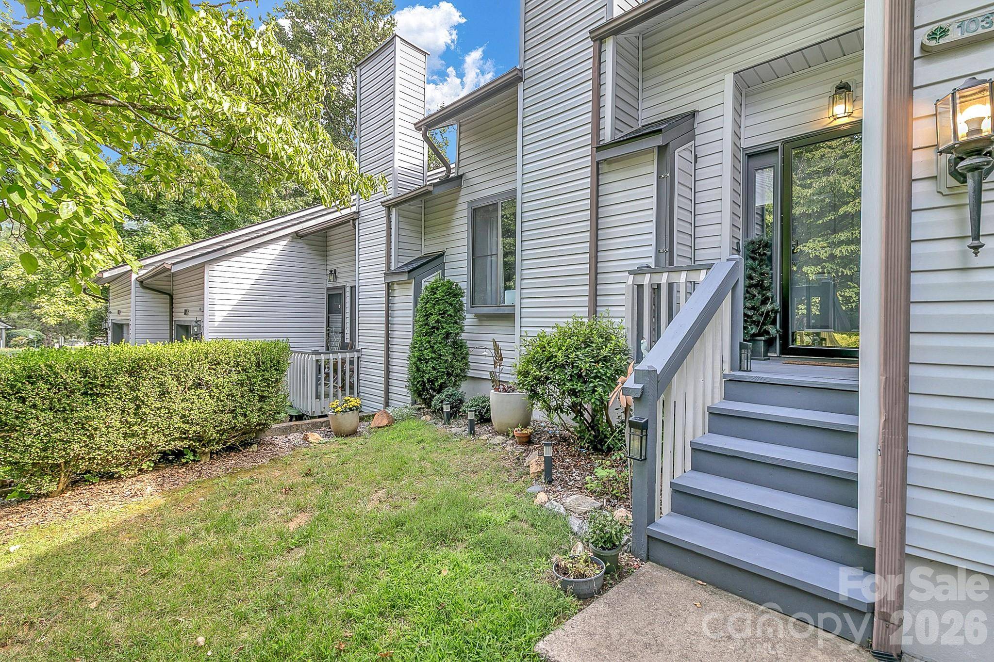 103 Cimarron DR, Asheville, NC 28803