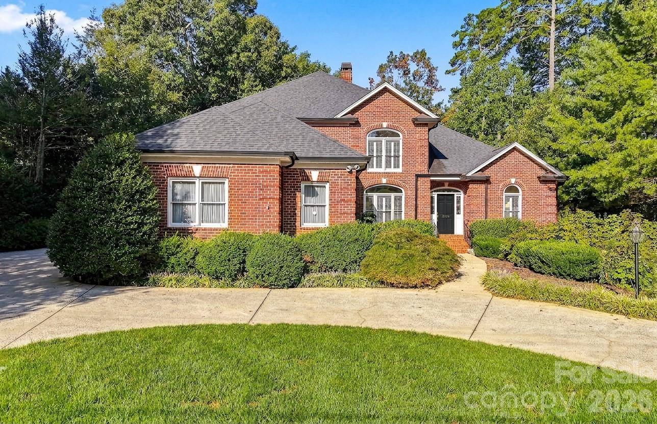 1515 8th ST NW, Hickory, NC 28601