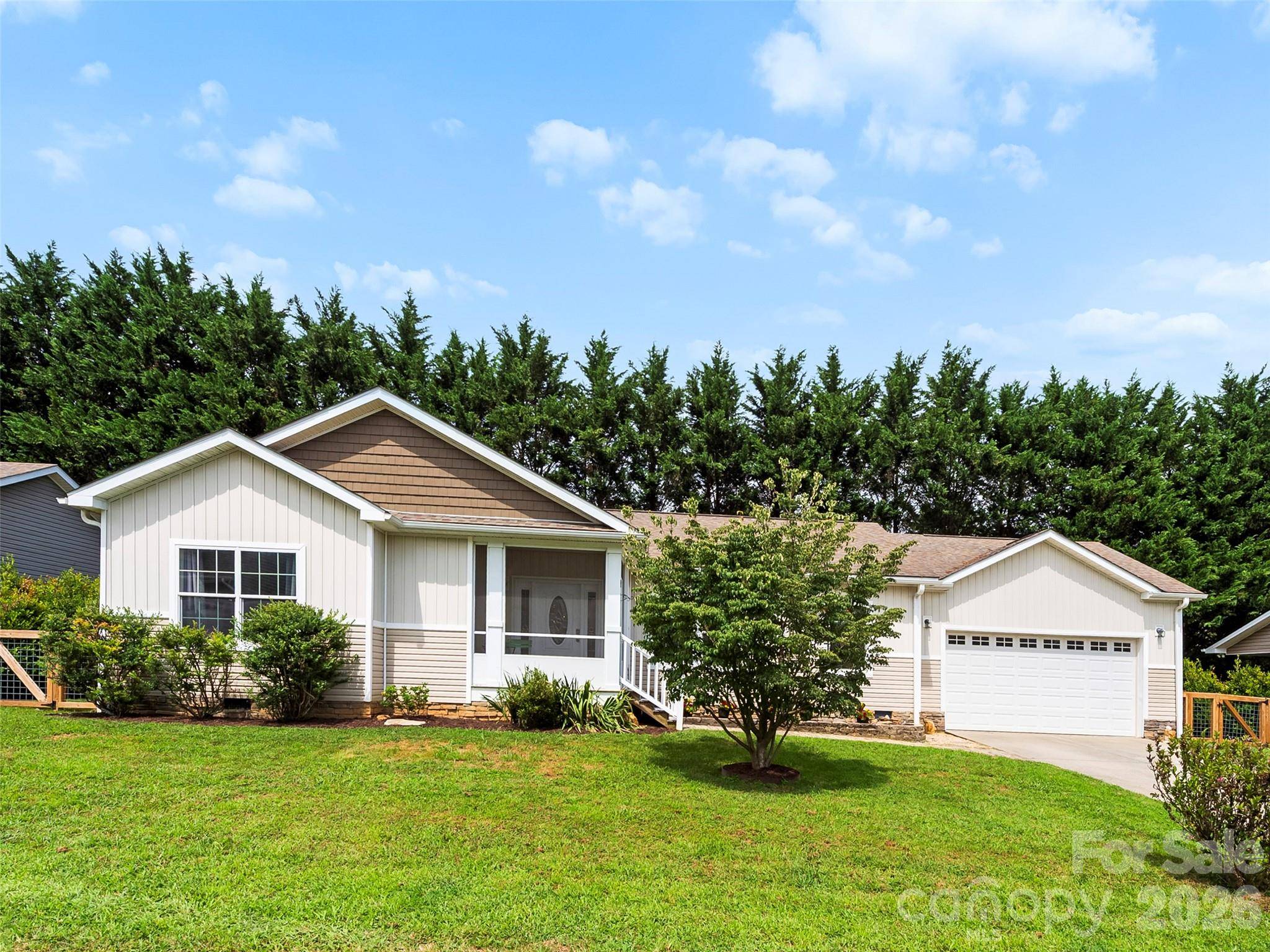 9 Farthings DR, Arden, NC 28704