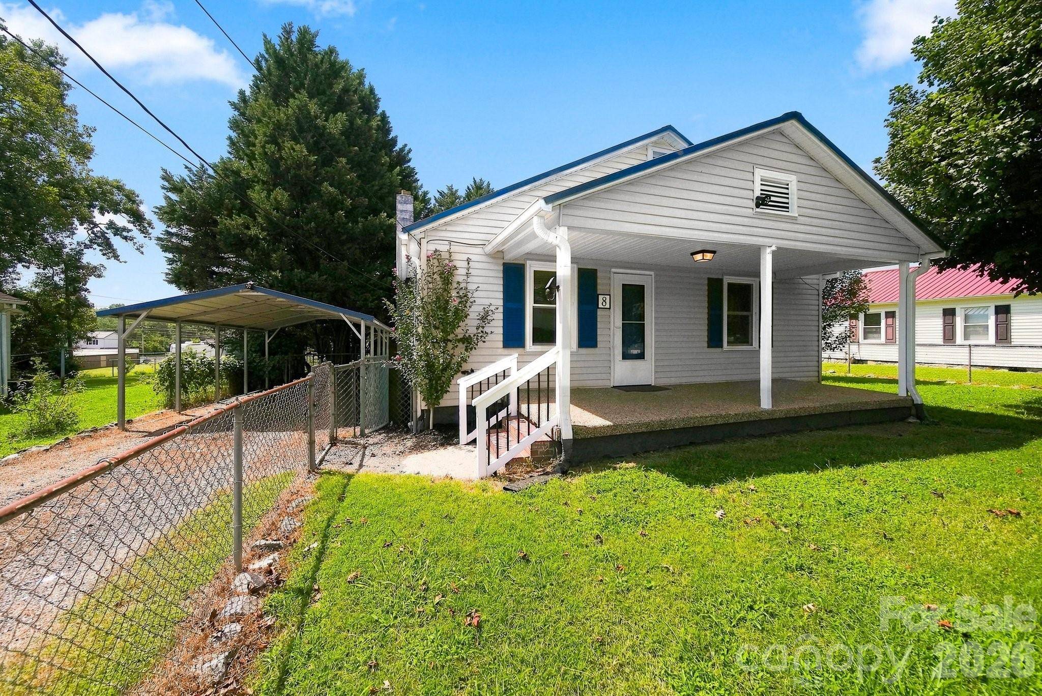 8 Crescent ST, Granite Falls, NC 28630