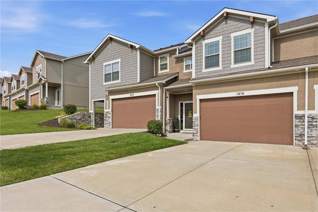 7374 Griffey ST, Parkville, MO 64152