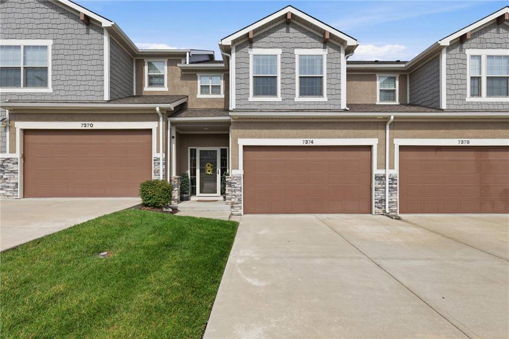 7374 Griffey ST, Parkville, MO 64152