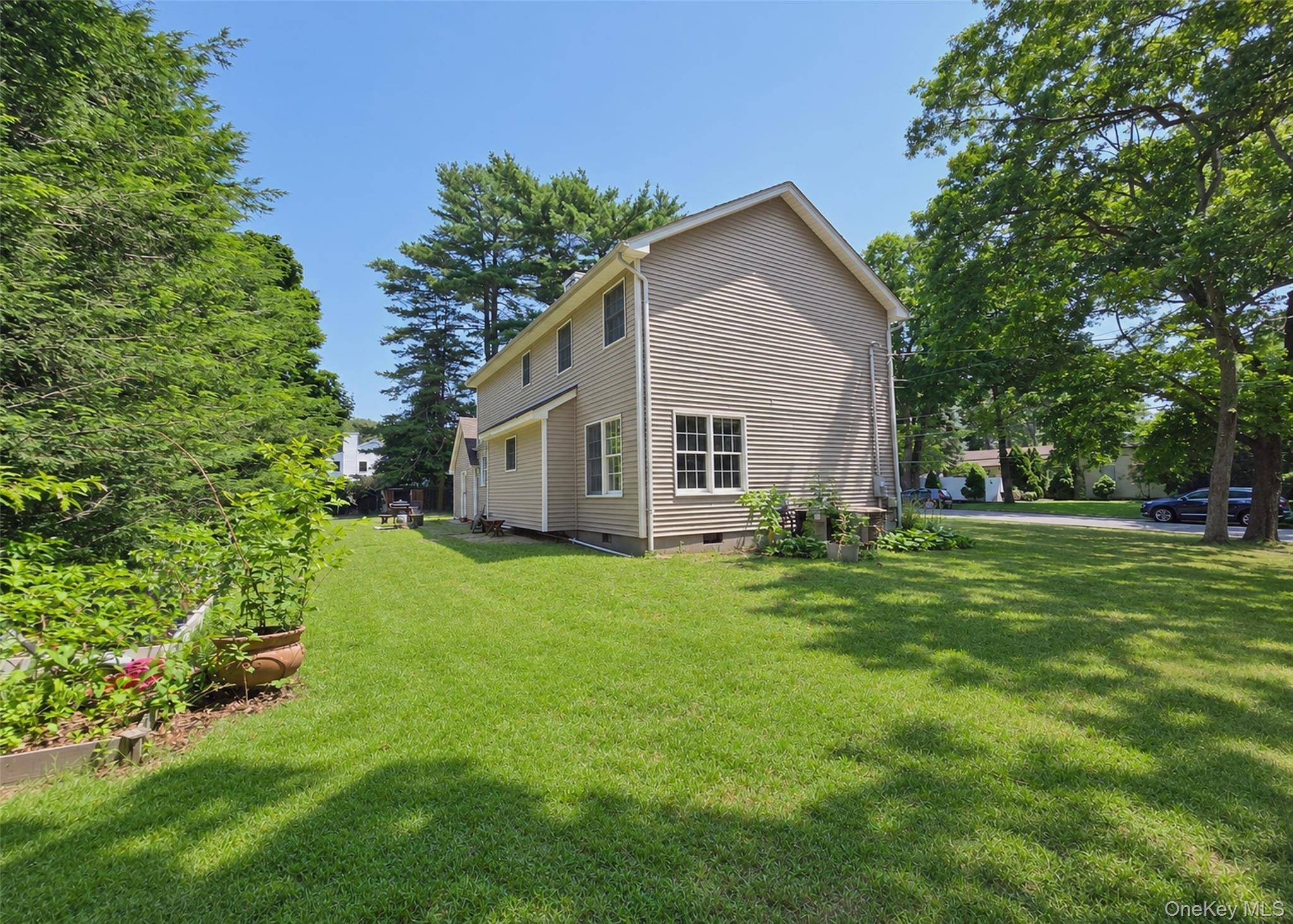 21 Sailer ST, Saint James, NY 11780