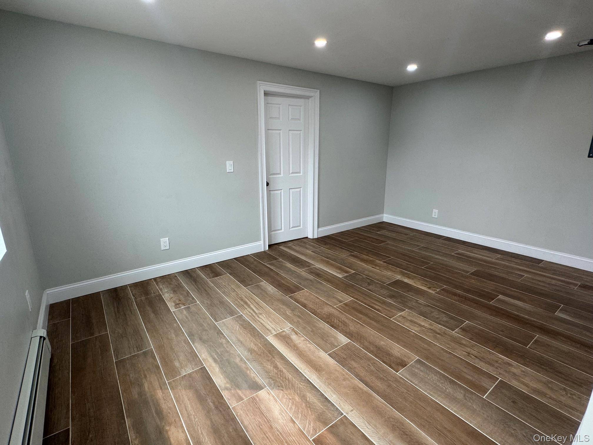 233 Franklin ST #Apt 3, Hempstead, NY 11550