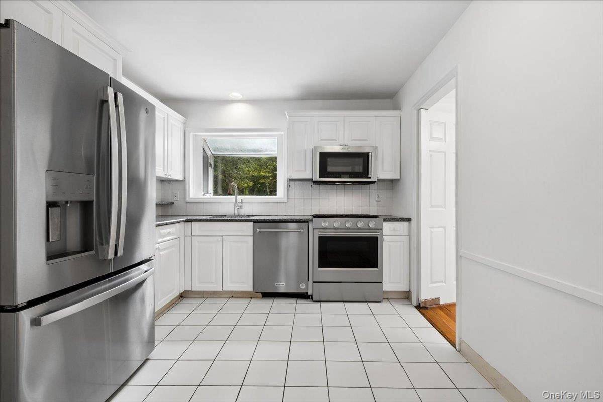 21 Primrose AVE, Scarsdale, NY 10583