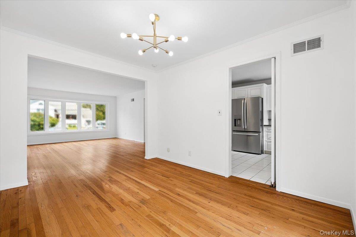 21 Primrose AVE, Scarsdale, NY 10583