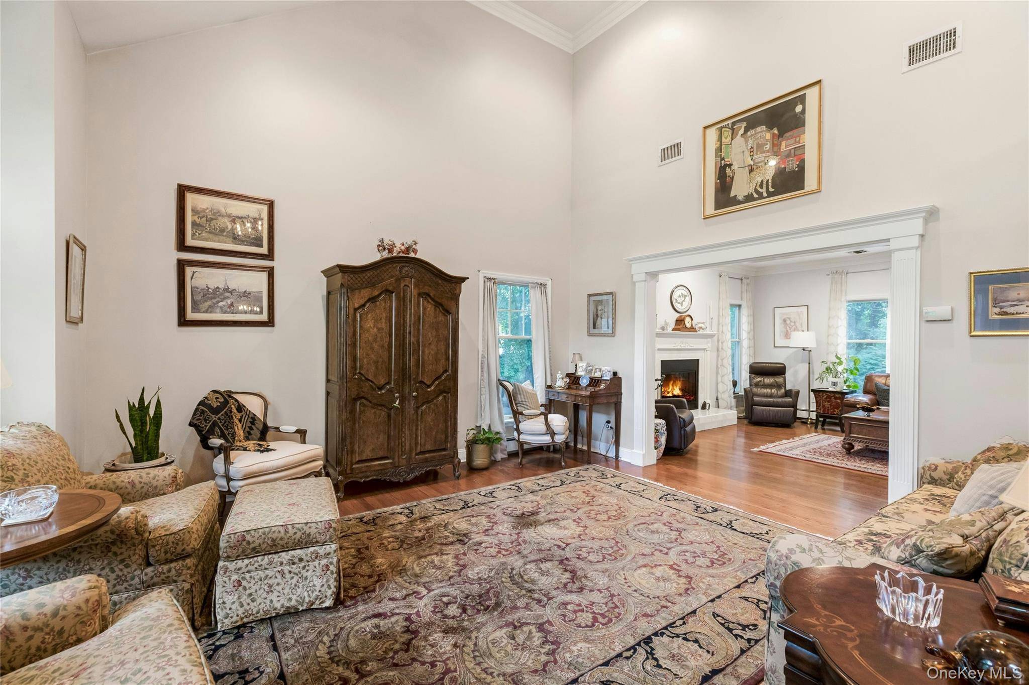 14 Cobbler LN, East Setauket, NY 11733