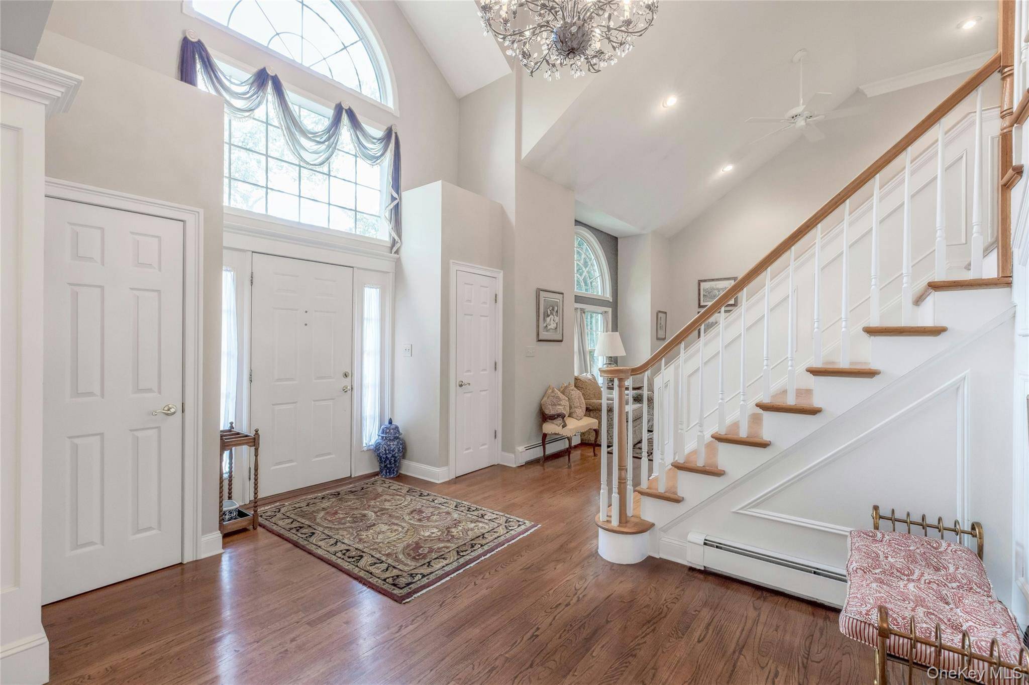 14 Cobbler LN, East Setauket, NY 11733