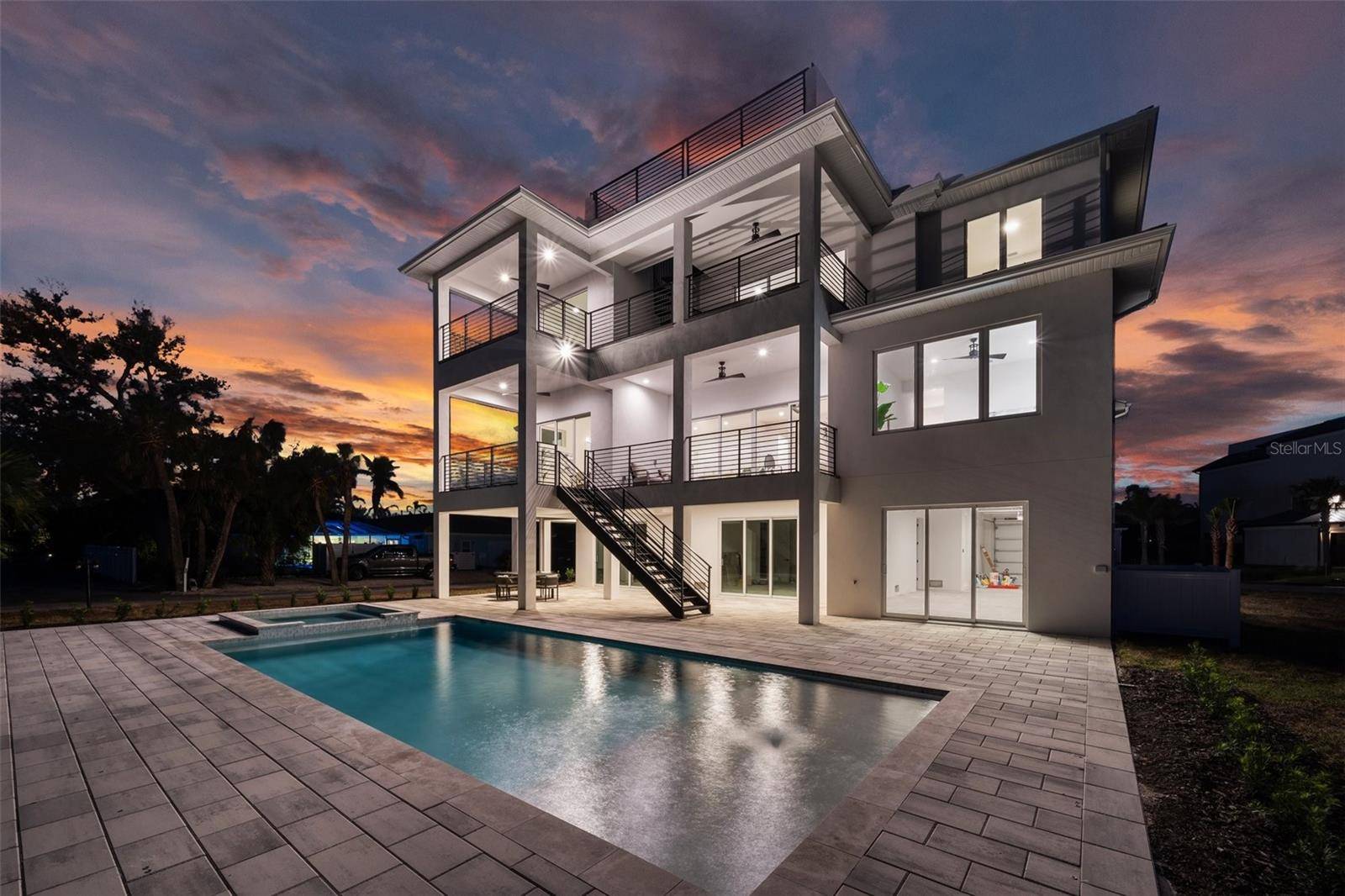 597 BUTTONWOOD DR, Longboat Key, FL 34228