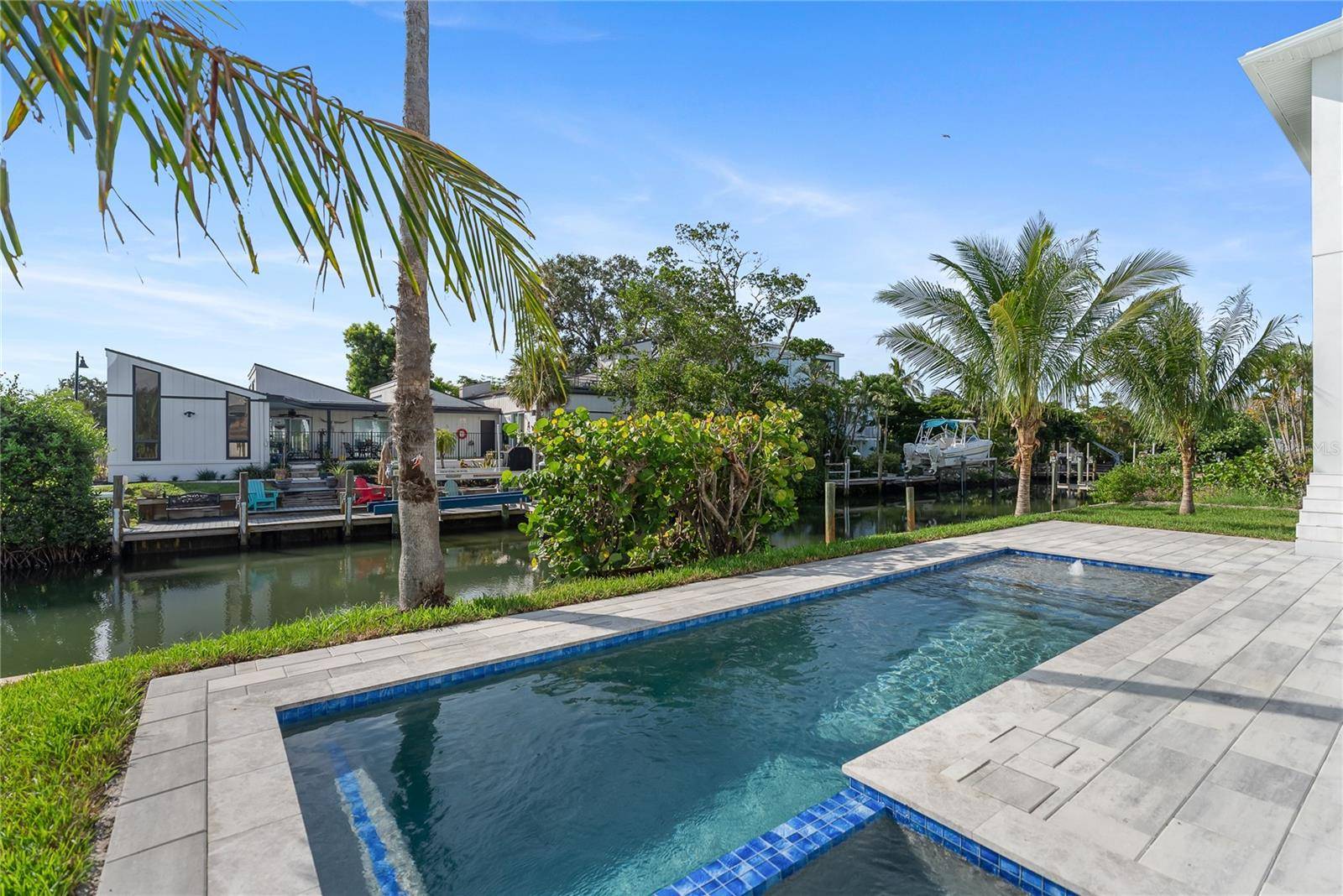 530 DE NARVAEZ DR, Longboat Key, FL 34228