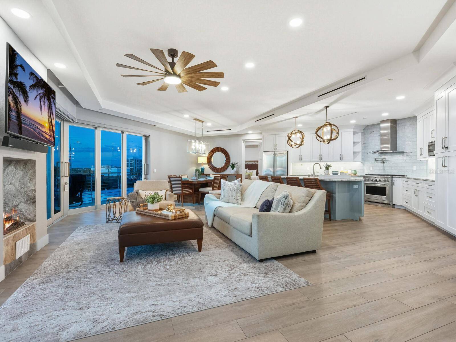 1140 SEASIDE DR #301 & Penthouse, Siesta Key, FL 34242