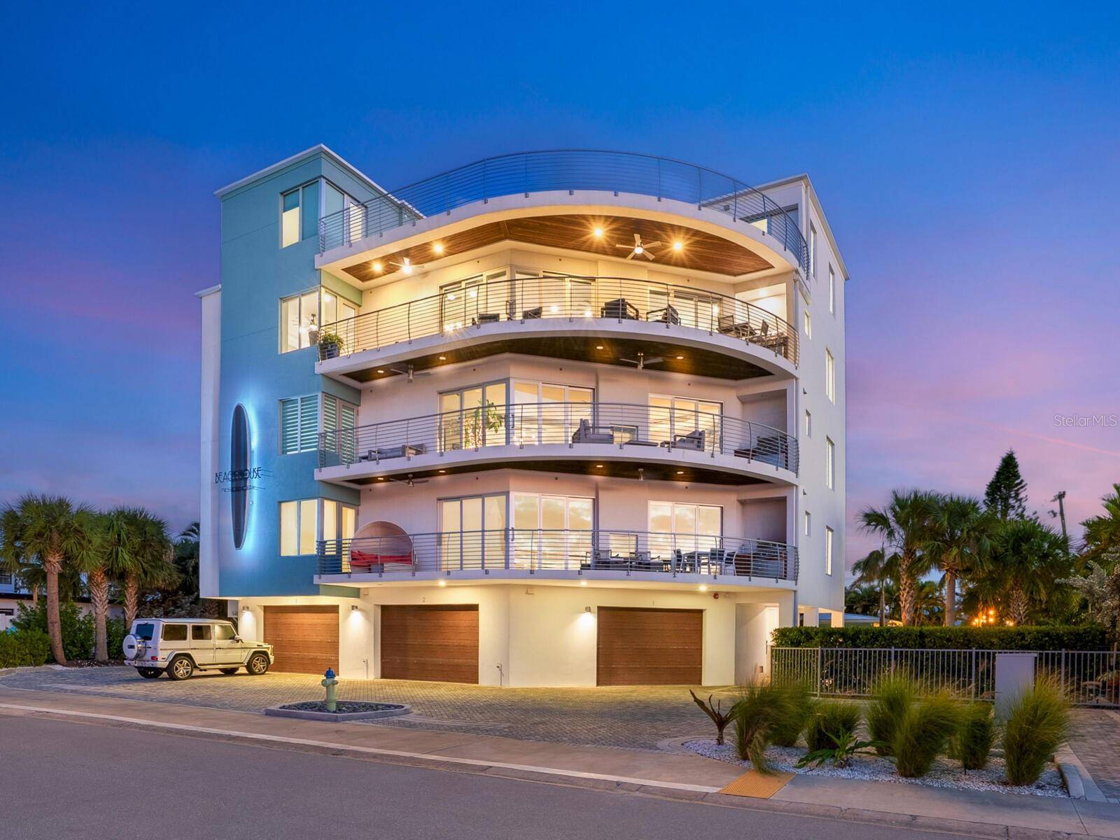 1140 SEASIDE DR #301 & Penthouse, Siesta Key, FL 34242