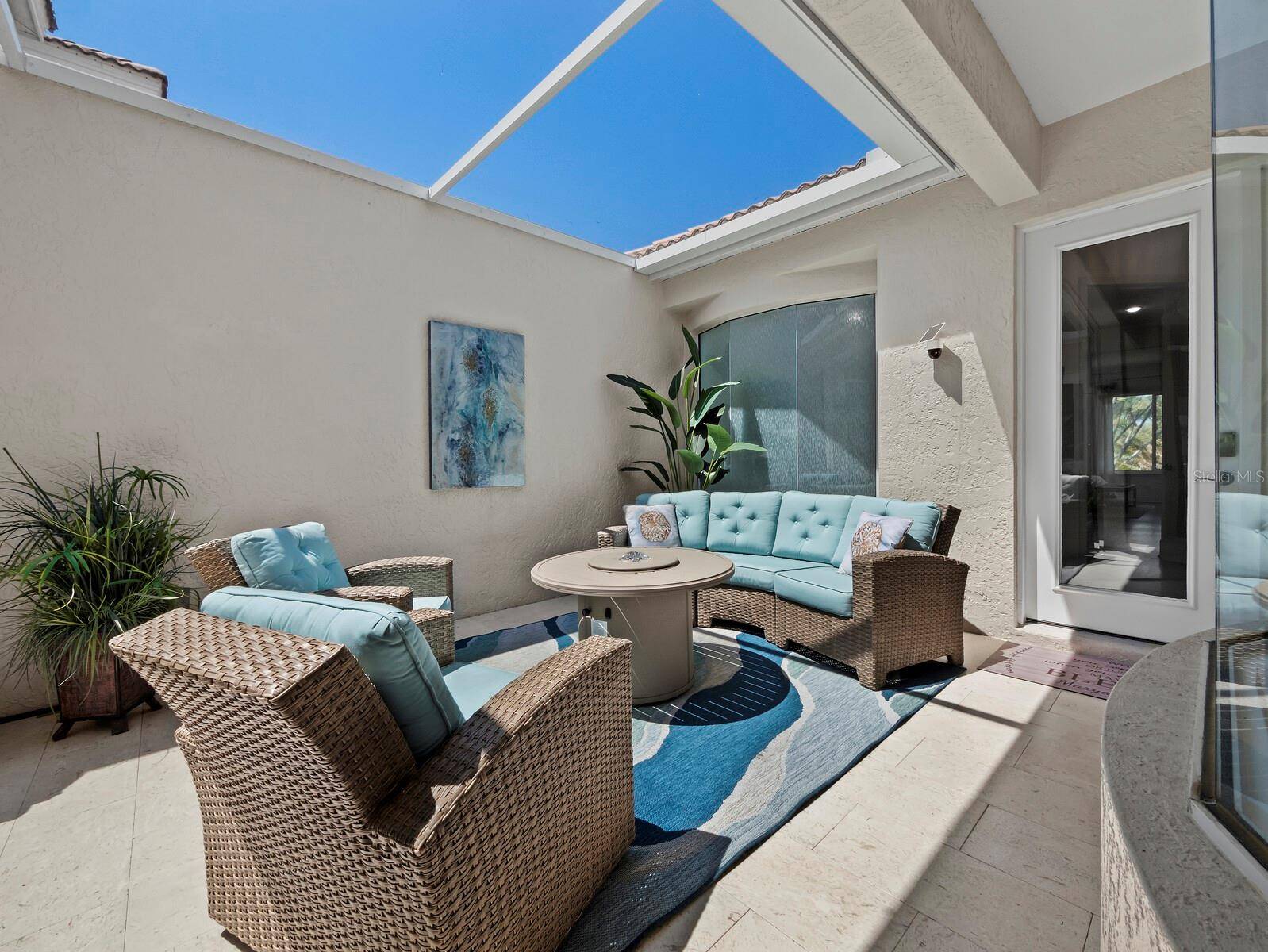 1914 HARBOUR LINKS CIR #10, Longboat Key, FL 34228