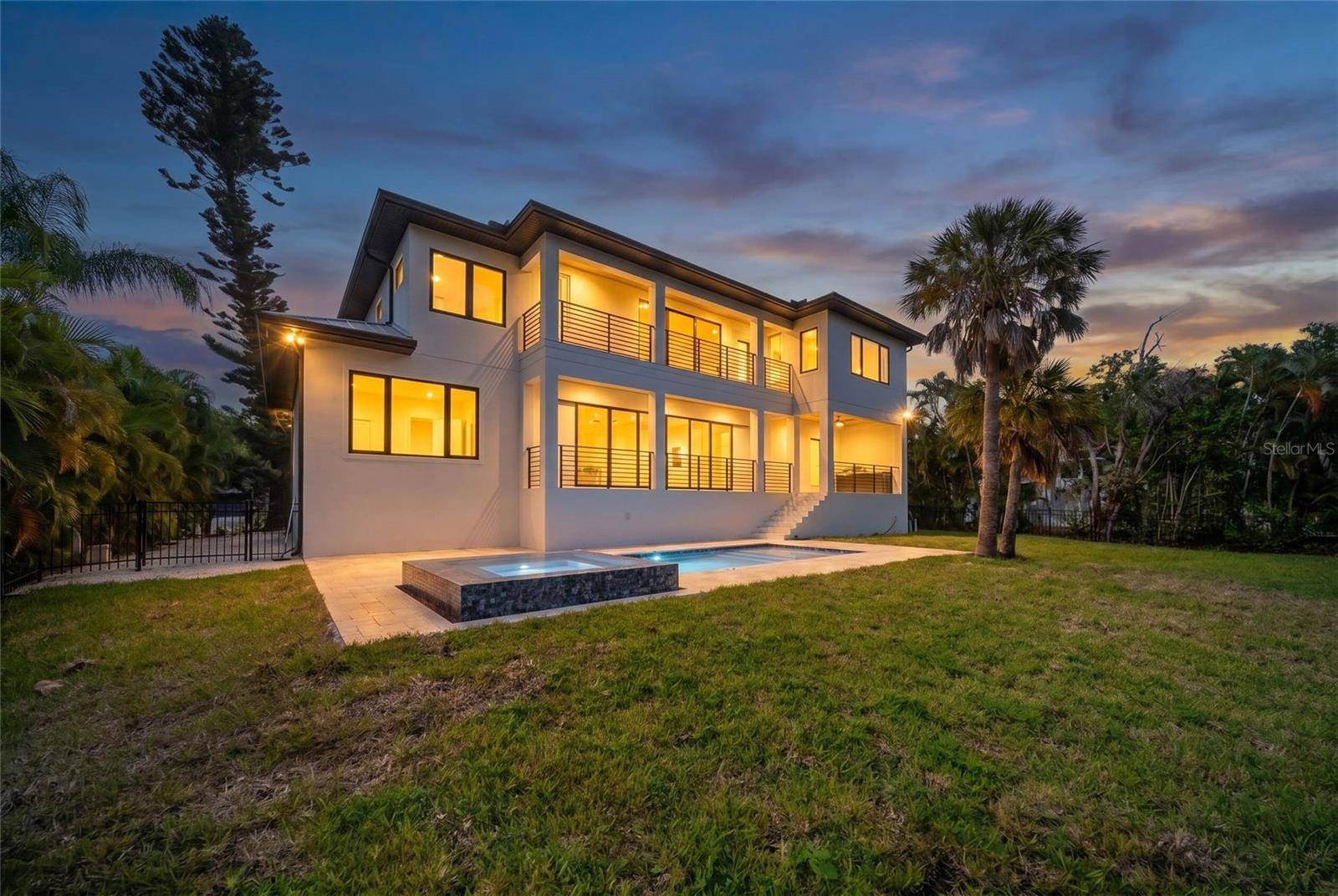 626 BUTTONWOOD DR, Longboat Key, FL 34228