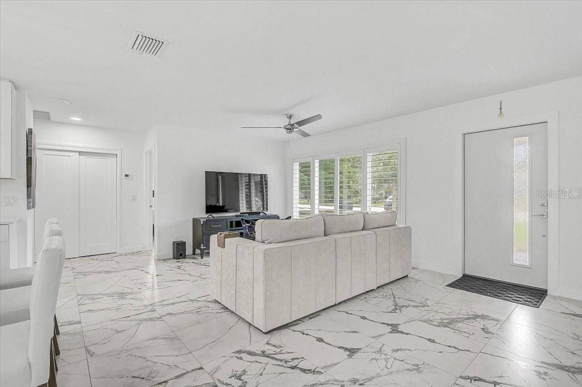 2347 TANGERINE DR, Sarasota, FL 34239