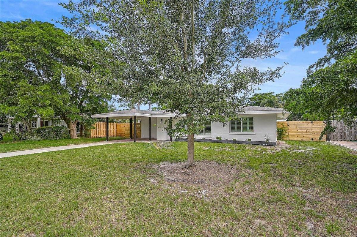 2347 TANGERINE DR, Sarasota, FL 34239