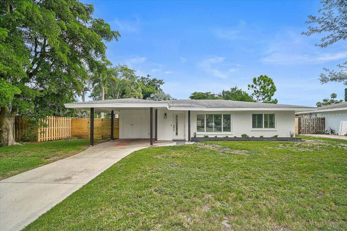 2347 TANGERINE DR, Sarasota, FL 34239
