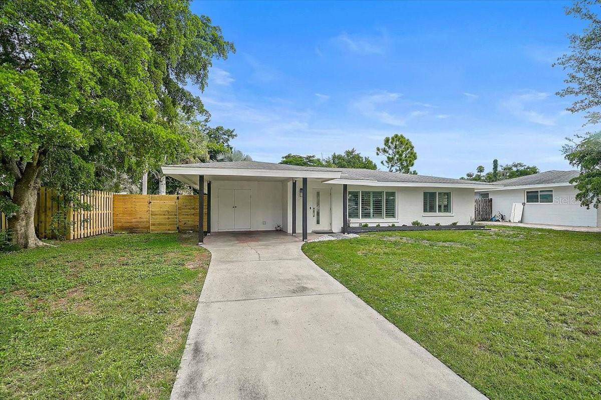 2347 TANGERINE DR, Sarasota, FL 34239