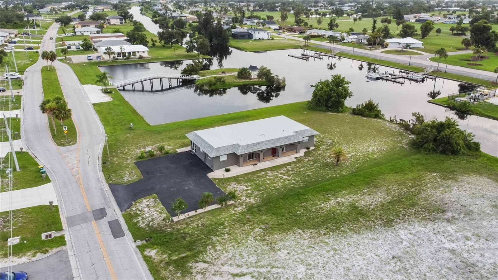 108 BOUNDARY BLVD #B, Rotonda West, FL 33947