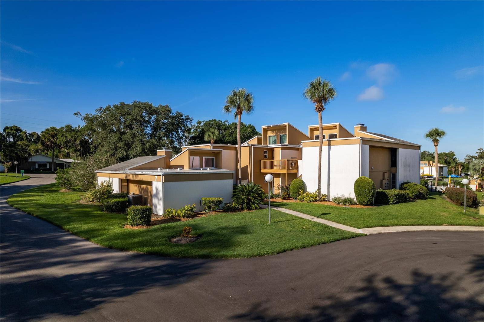 1051 S HIGHLAND ST #7D, Mount Dora, FL 32757