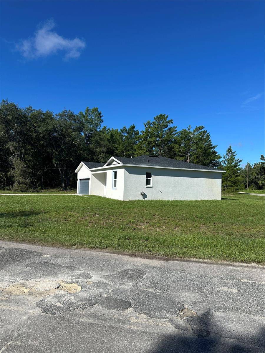14 FISHER CT, Ocklawaha, FL 32179