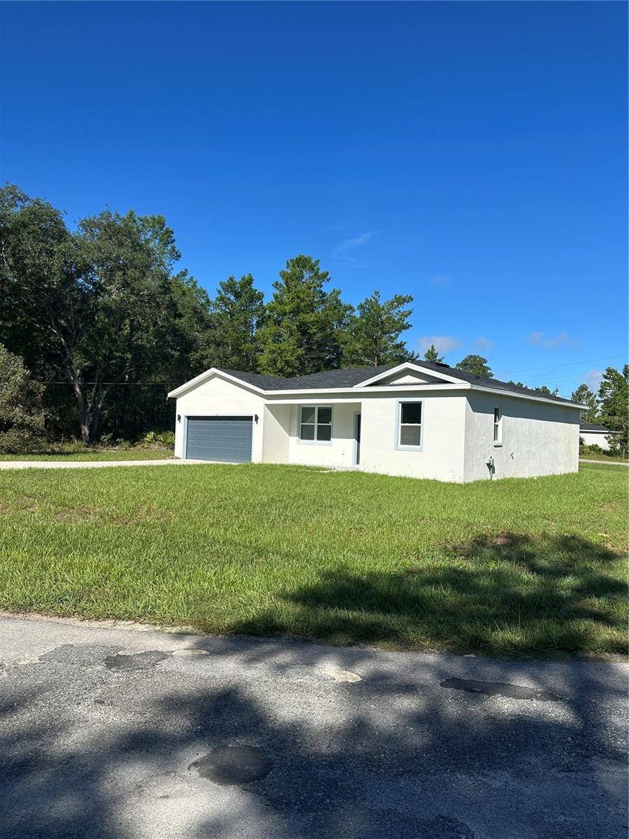 14 FISHER CT, Ocklawaha, FL 32179