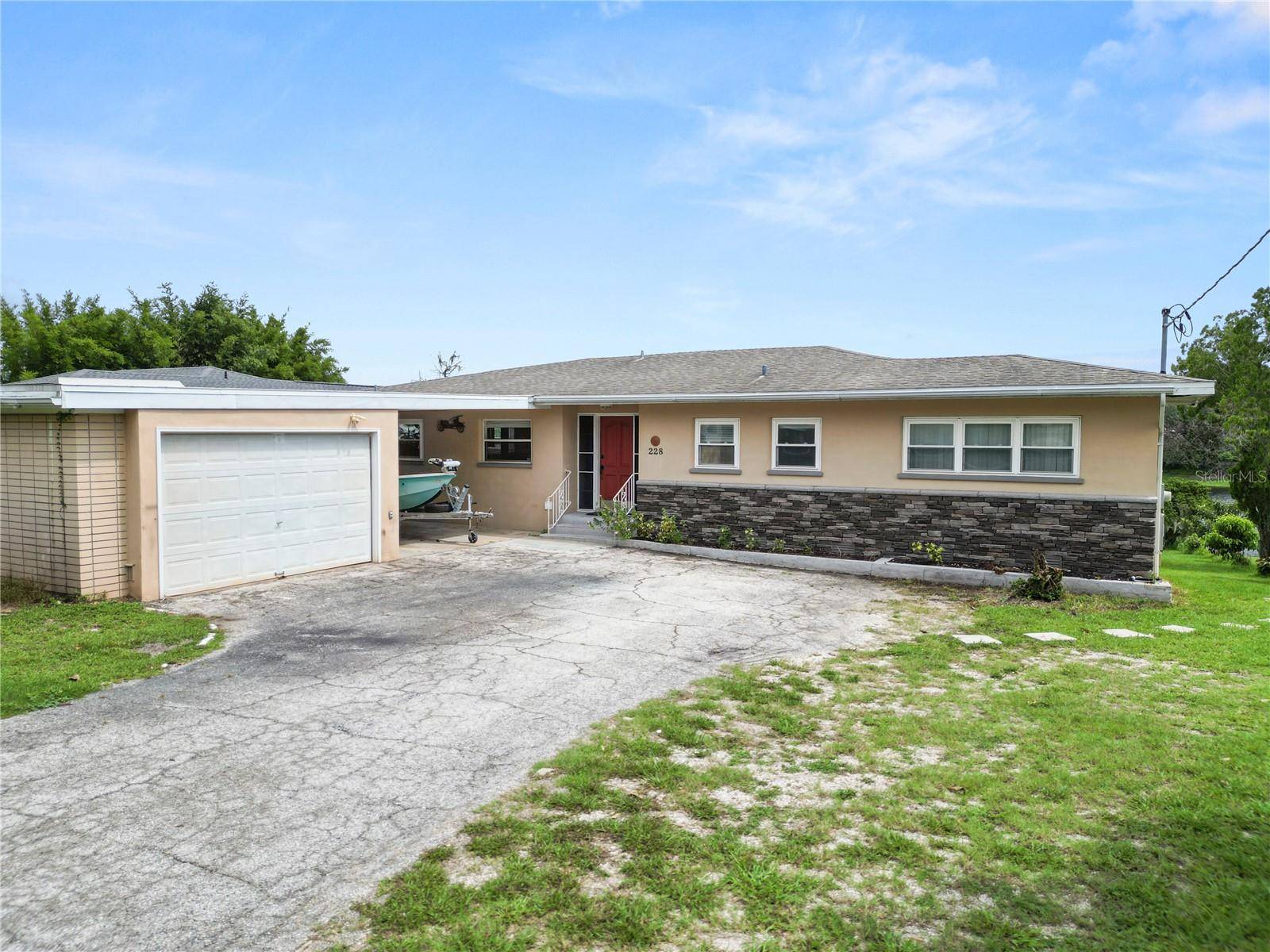 228 W LAKE INA DR, Winter Haven, FL 33884